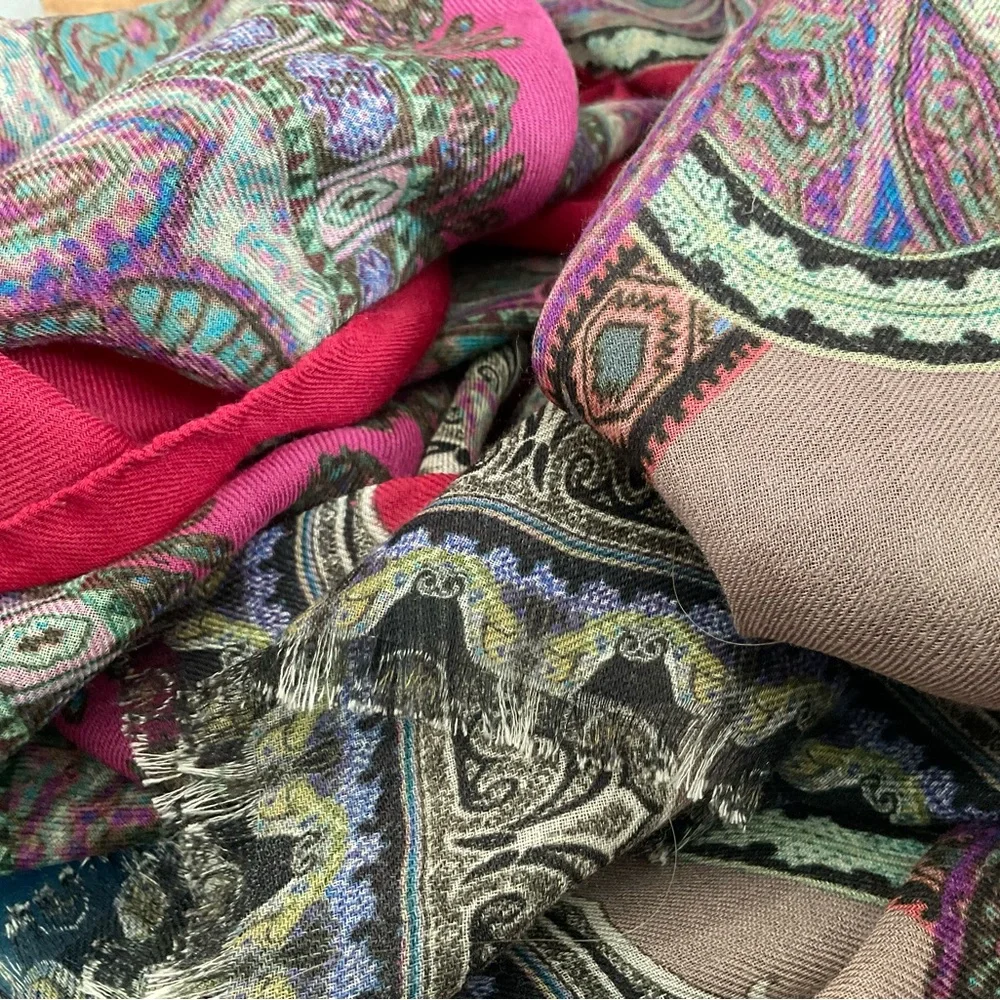 Gorgeous Etro cashmere-silk blend Paisley Scarf 66” x 26”